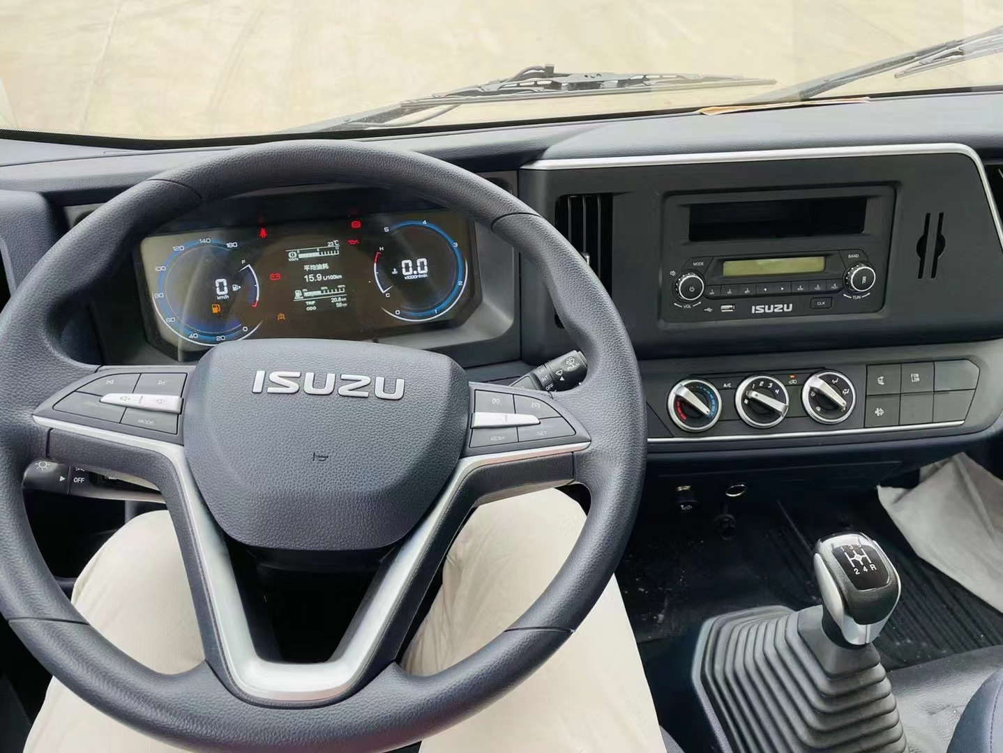 五十铃蓝牌4.15米爆破器材运输车