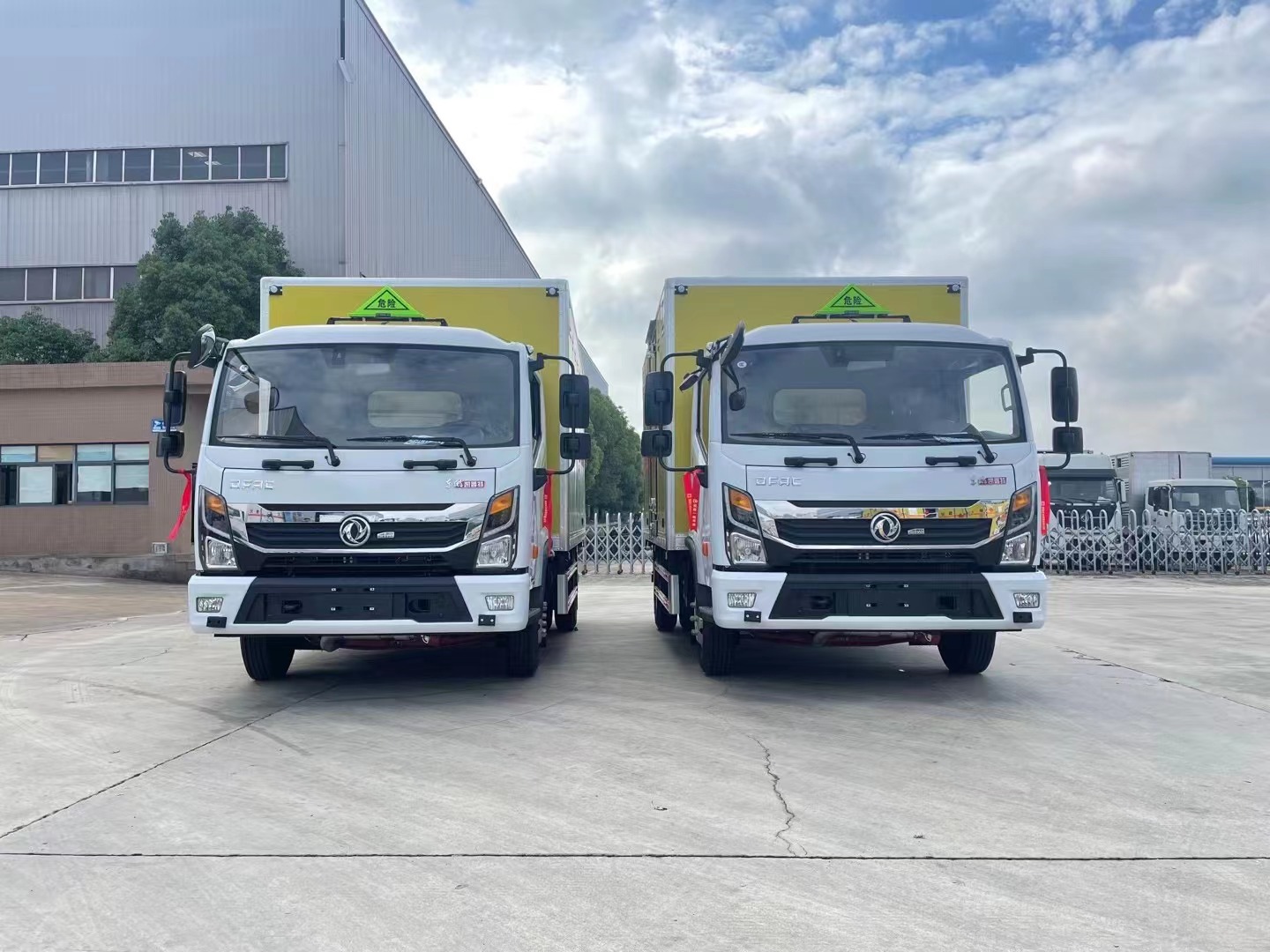 东风凯普特4.3米5吨爆破器材运输车