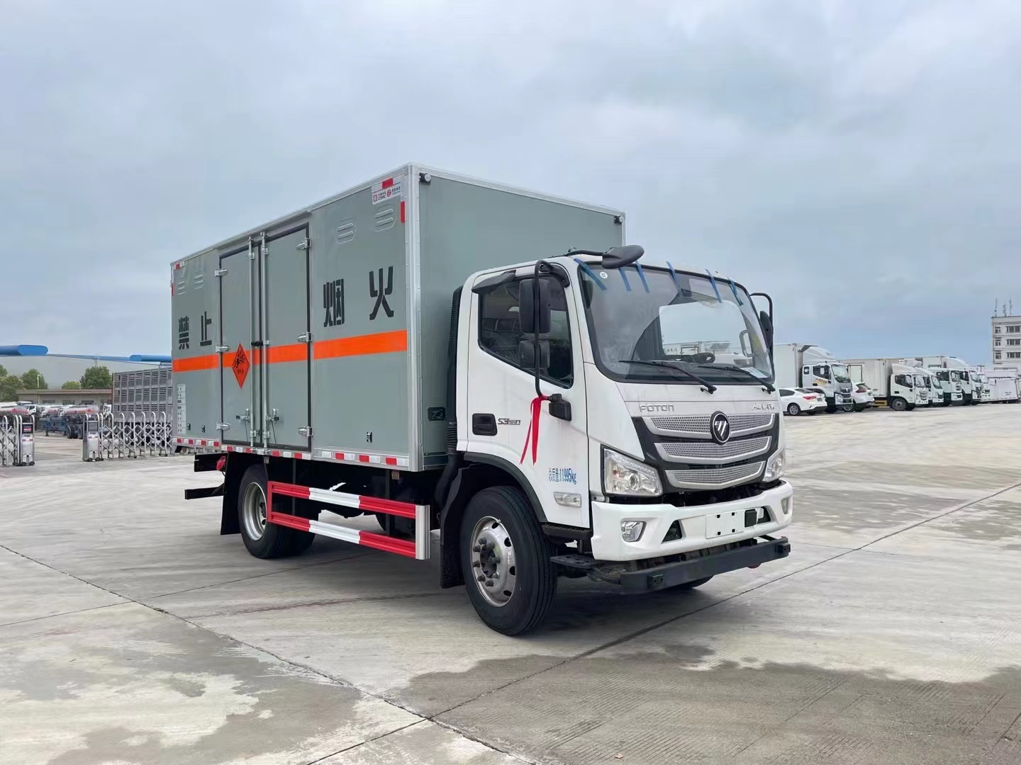 福田欧马可6.8吨爆破车