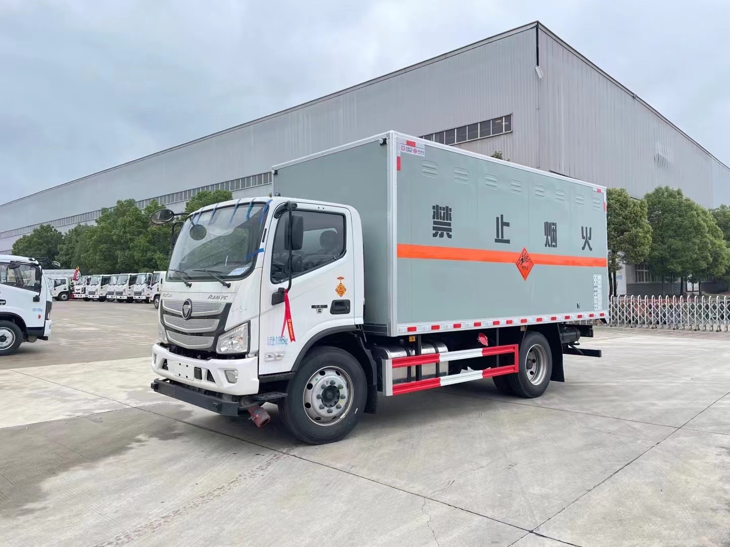 福田欧马可6.8吨爆破车