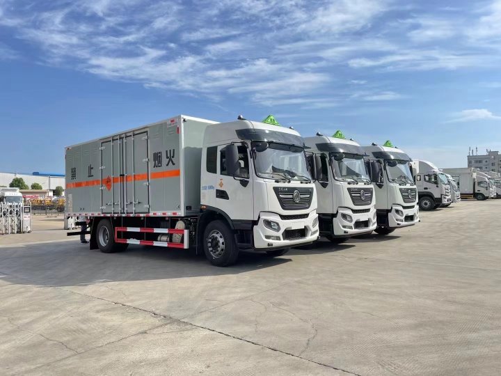 东风天锦10T爆破器材运输车