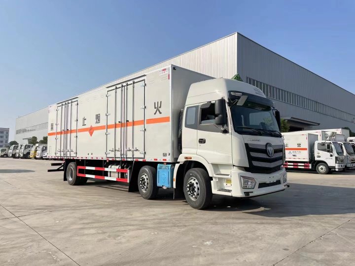 福田欧曼9.6米烟花爆竹运输车