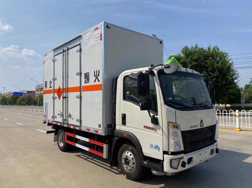 重汽豪沃蓝牌21方烟花爆竹运输车