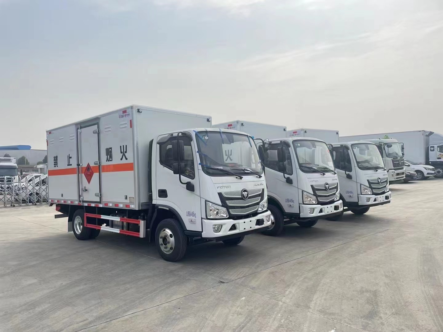 福田欧马可1.4吨蓝牌气体厢式运输车