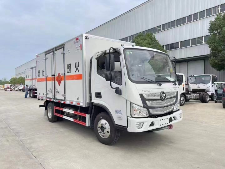 福田欧马可宽体蓝牌4.1米易燃气体厢式运输车