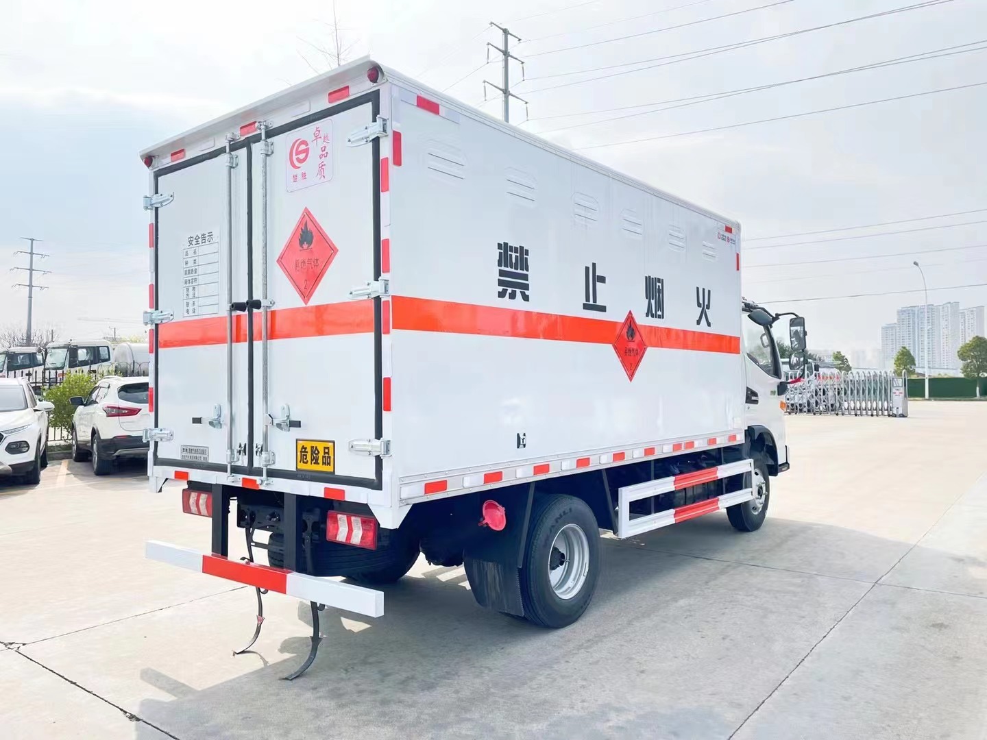 江淮骏铃V5蓝牌4.1米气体厢式车