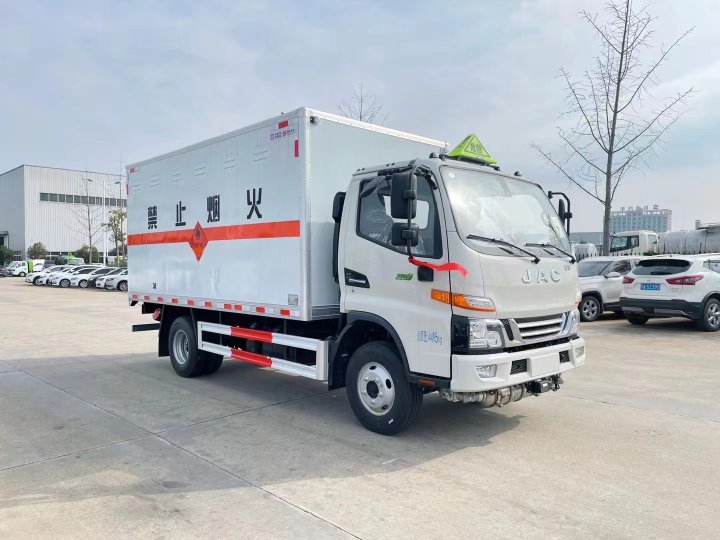 江淮骏铃V5蓝牌4.1米气体厢式车