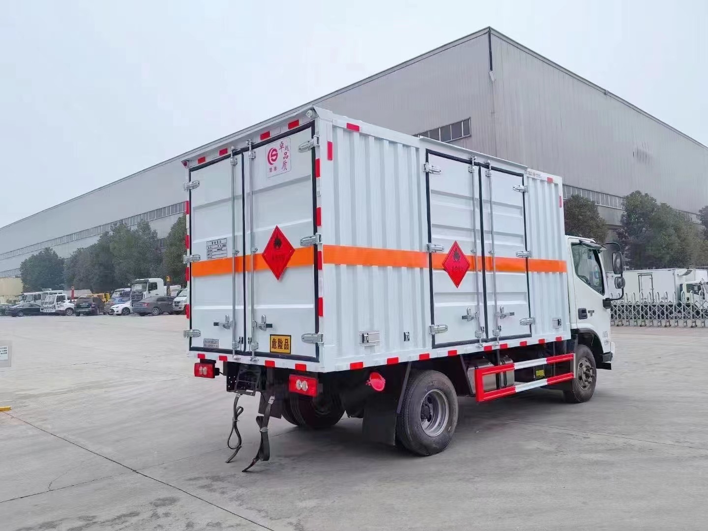 福田奥铃4.3吨气体厢式车