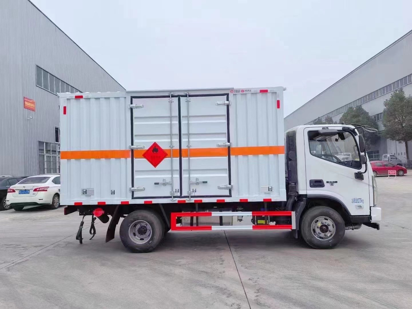 福田奥铃4.3吨气体厢式车