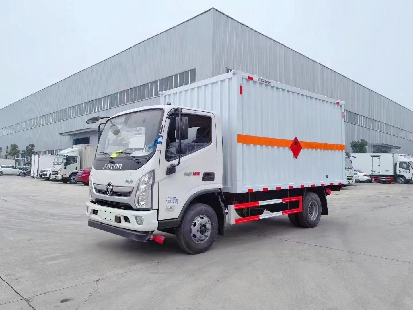 福田奥铃4.3吨气体厢式车