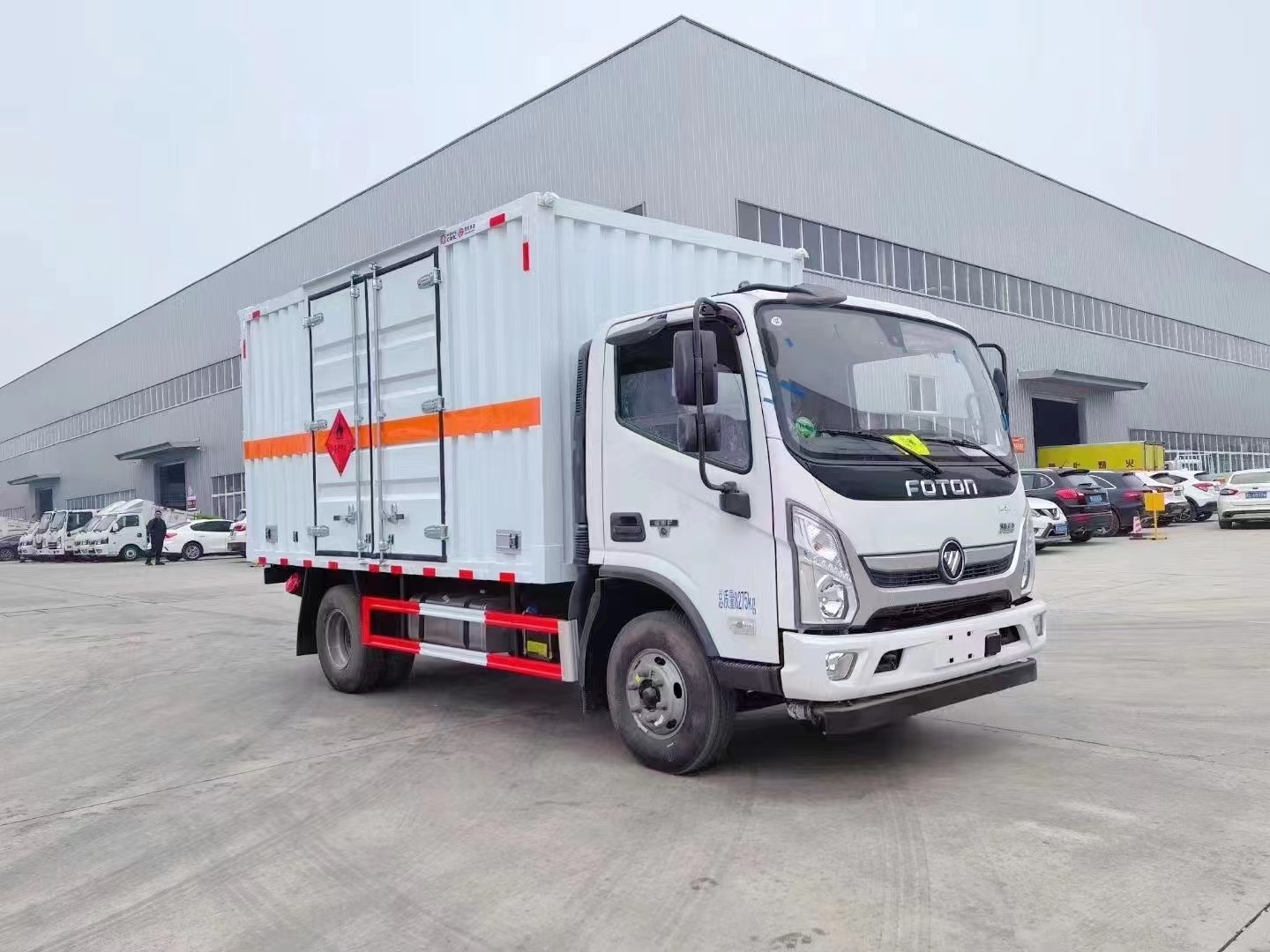 福田奥铃4.3吨气体厢式车