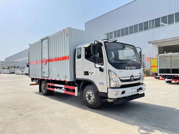 福田奥铃CTS5.2米气体厢式车