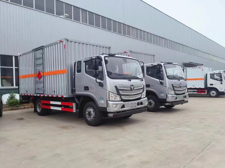 福田欧马可排半4.8米5吨气体厢式车