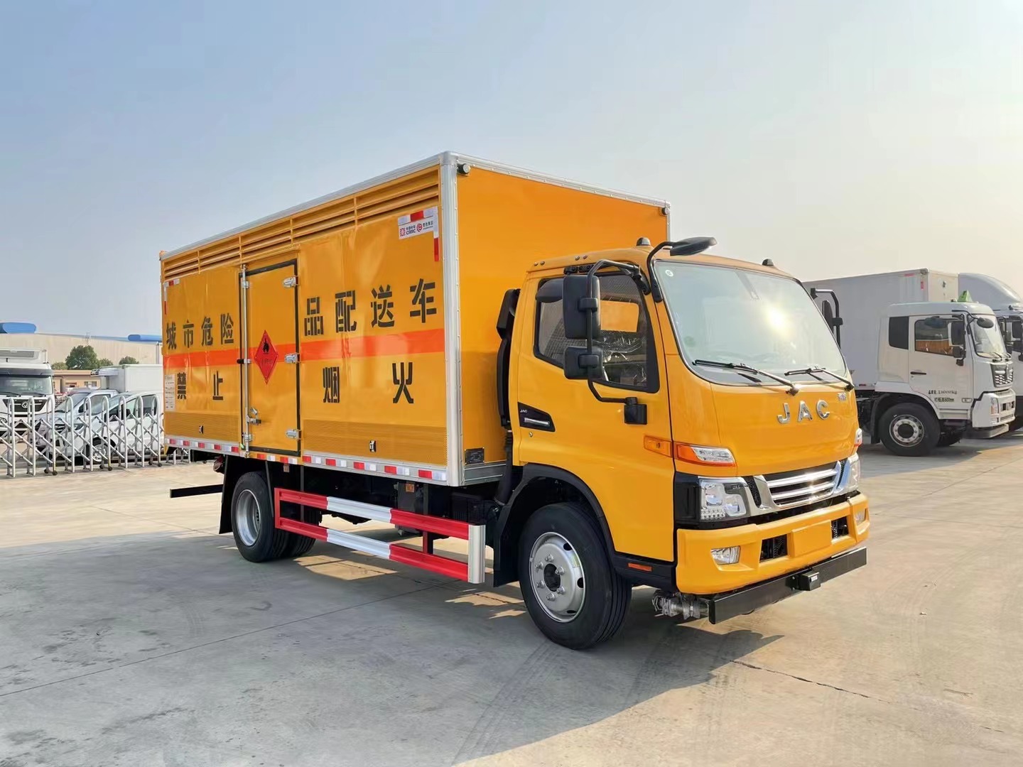 江淮5.2米气体厢式