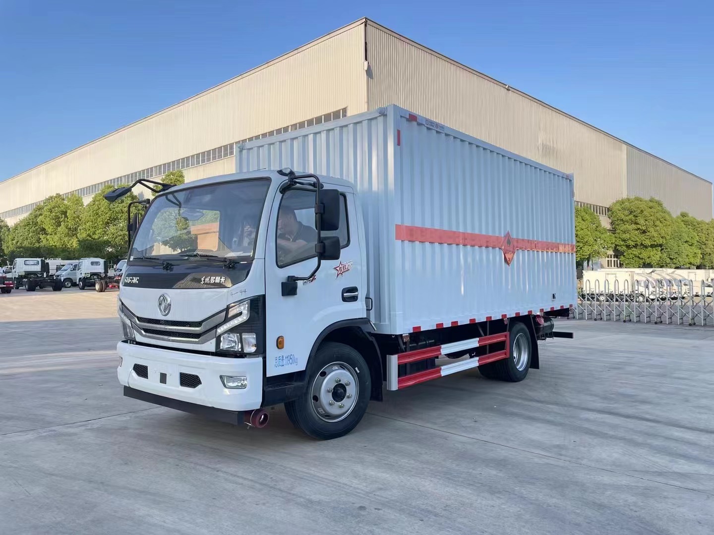 5.2米易燃气体厢式车/二类危险车