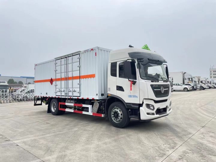 天锦2类气瓶厢式车价格/6.2米气体厢式多少钱