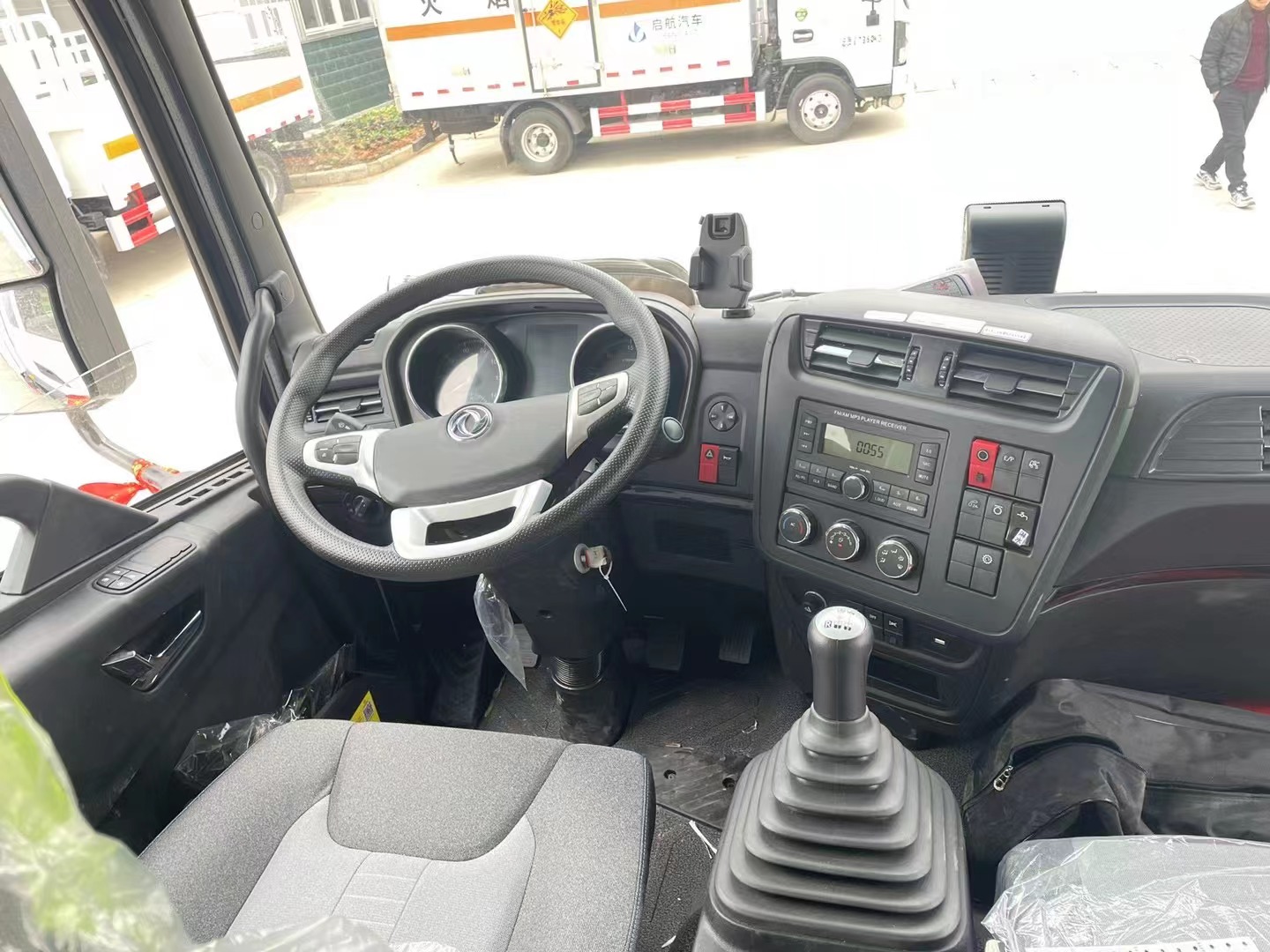 天锦2类气瓶厢式车价格/6.2米气体厢式多少钱