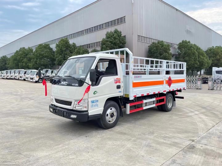 国六江铃顺达蓝牌4.15米气瓶运输车