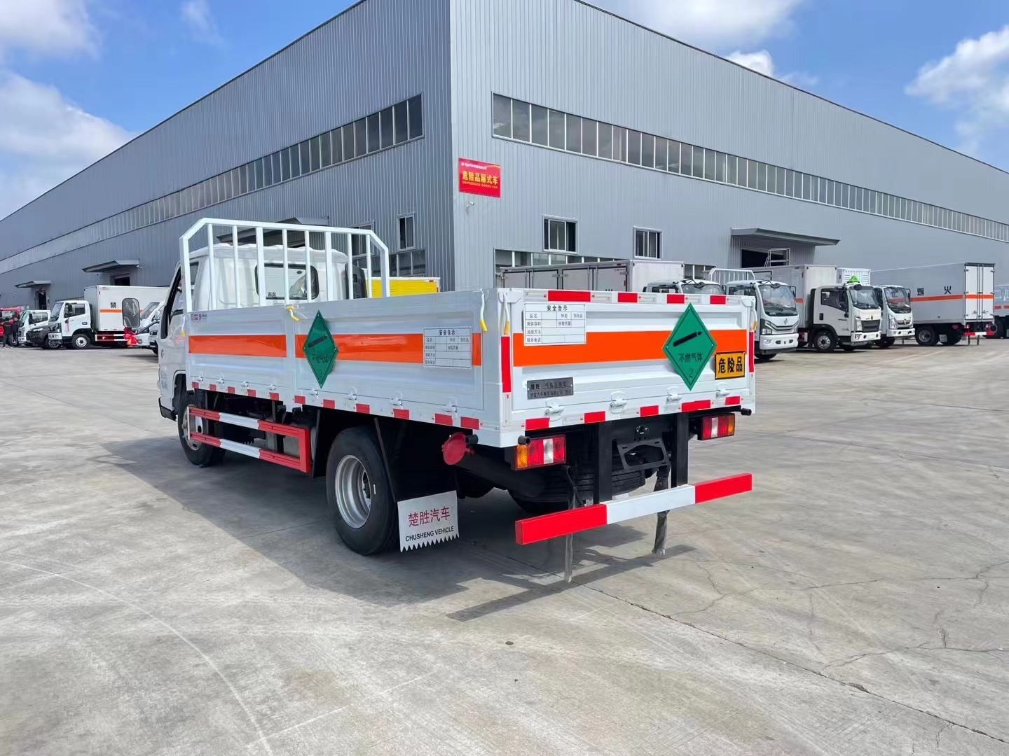 国六江铃顺达蓝牌4.15米气瓶运输车