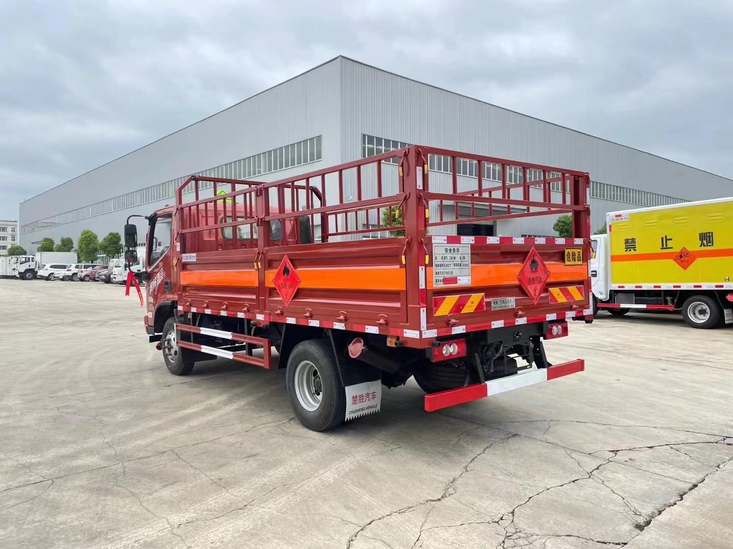 福田奥铃4.1米气瓶运输车/黄牌