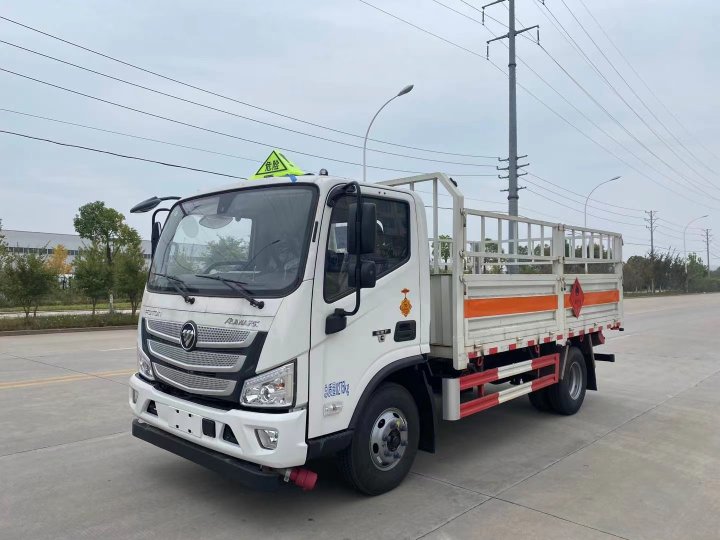 福田欧马可4.1米4.7吨气瓶运输车/黄牌