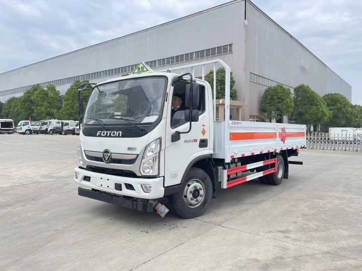 福田奥铃4.8米气瓶运输车/黄牌5吨