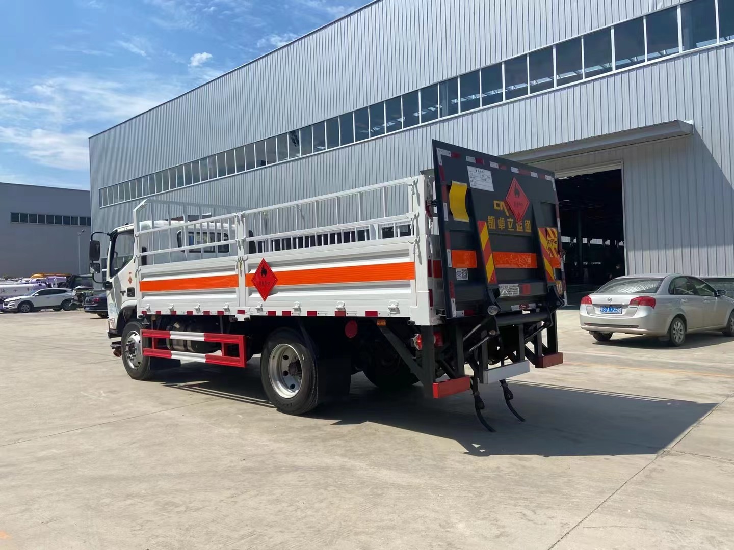 福田欧马可5.2米气瓶运输车/7吨