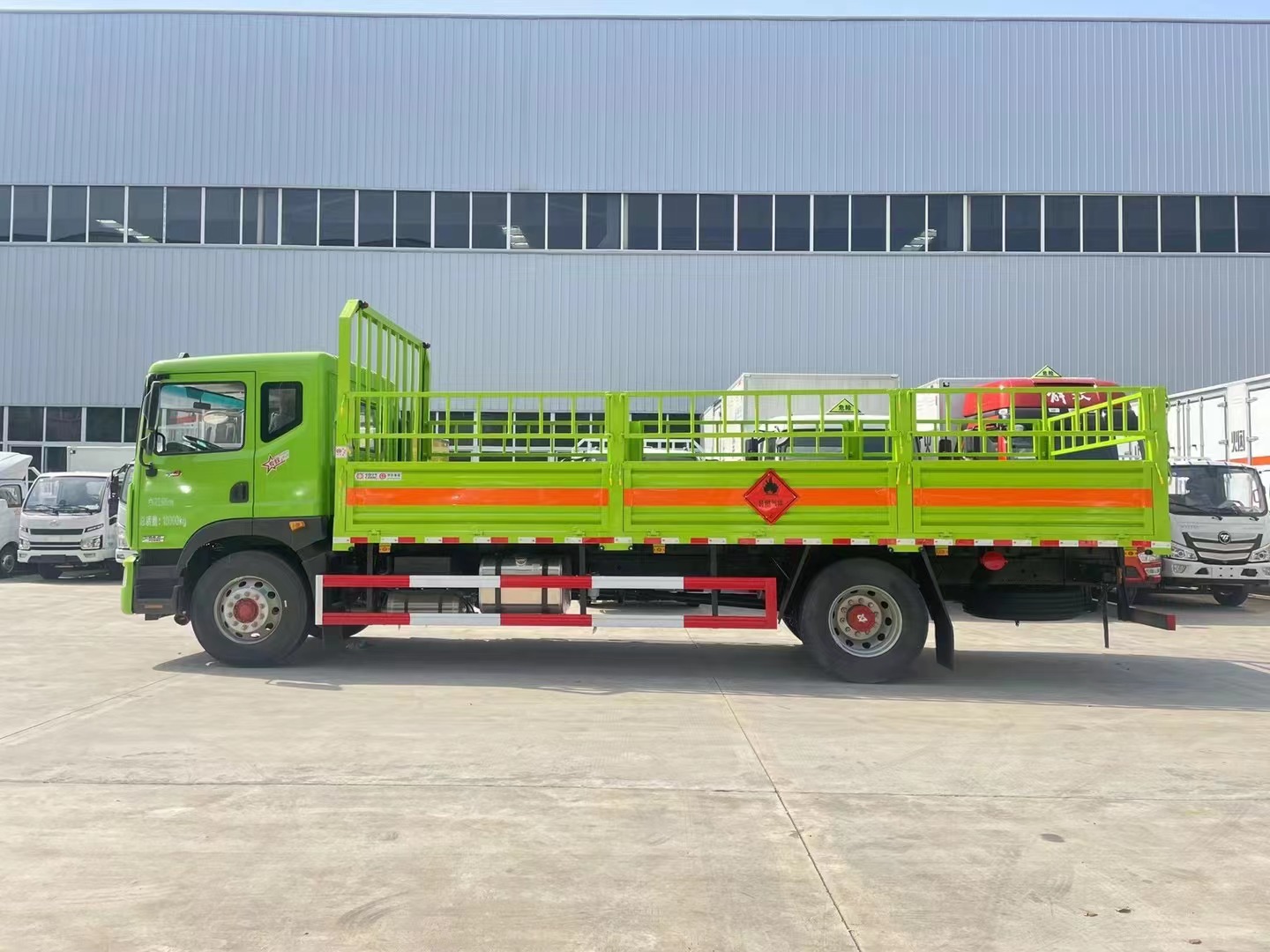 东风6.8米气瓶运输车