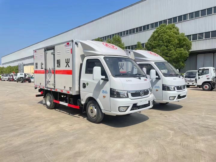 小型危险废物运输车/废机油运输车