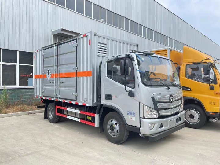 福田欧马可4吨废机油运输车