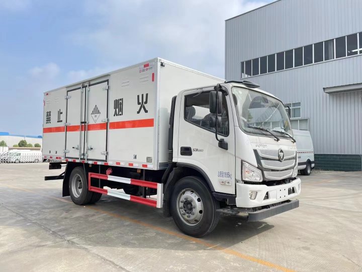福田欧马可8吨危险品车/废电池专用车