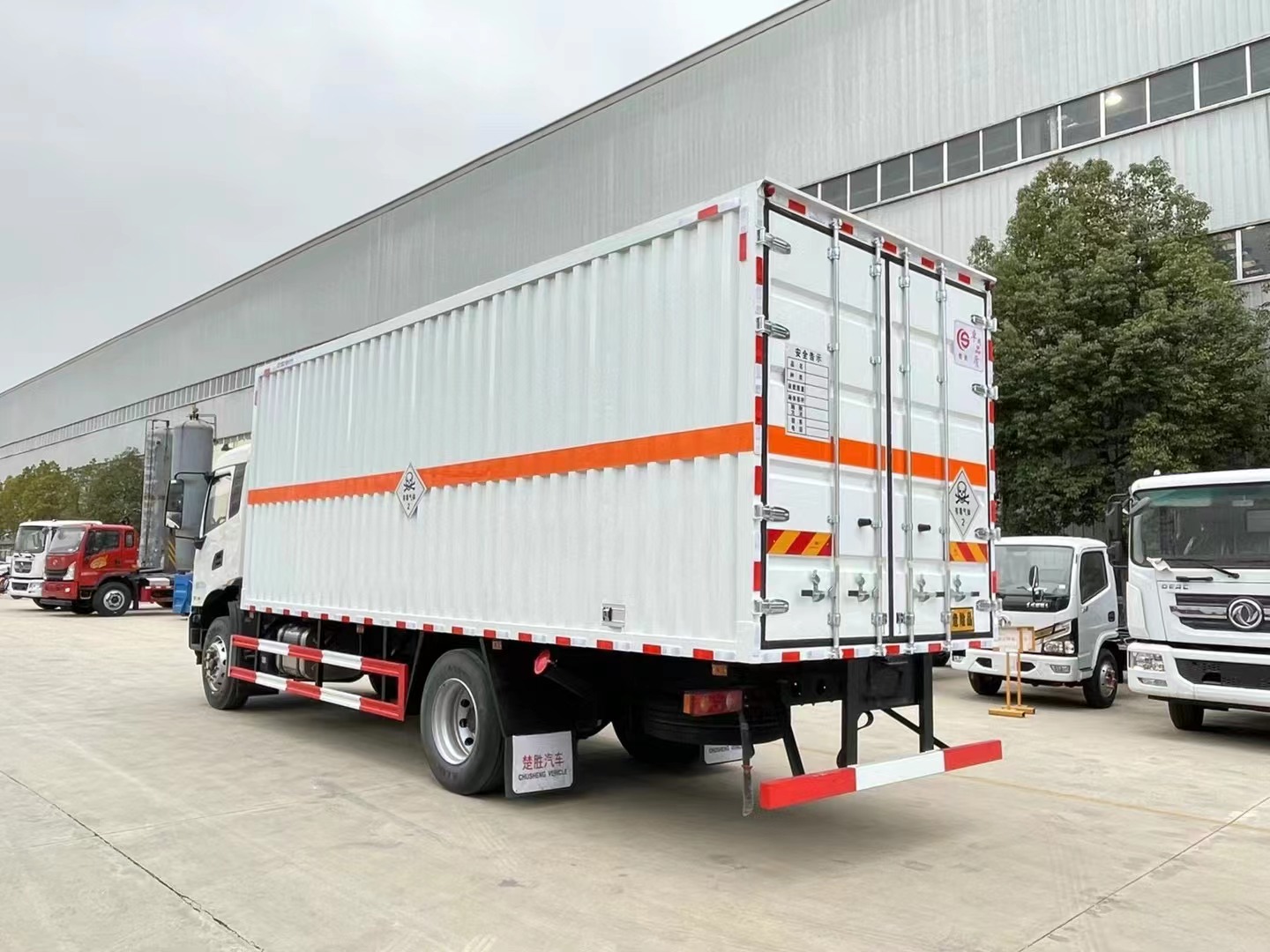 2类3项毒性气体厢式车/2.3类危险品厢式运输车