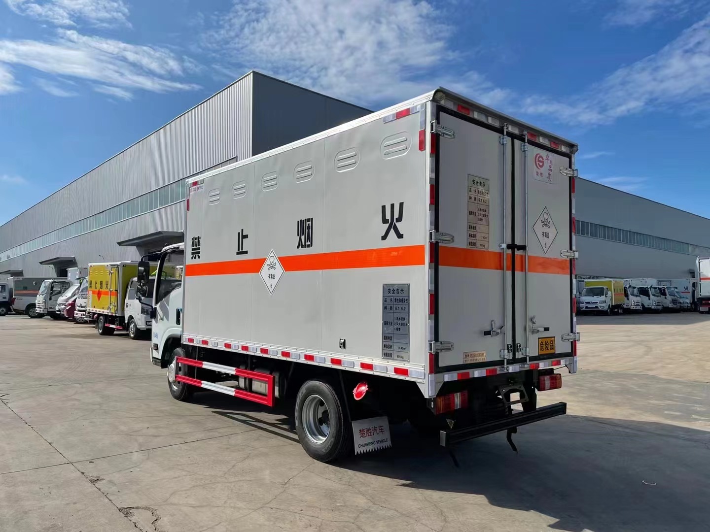 五十铃蓝牌毒感厢式车