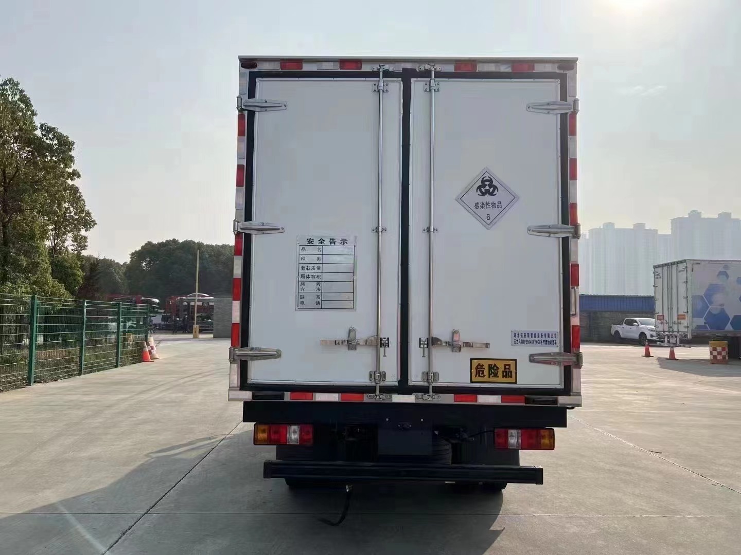 五十铃蓝牌医疗废物转运车