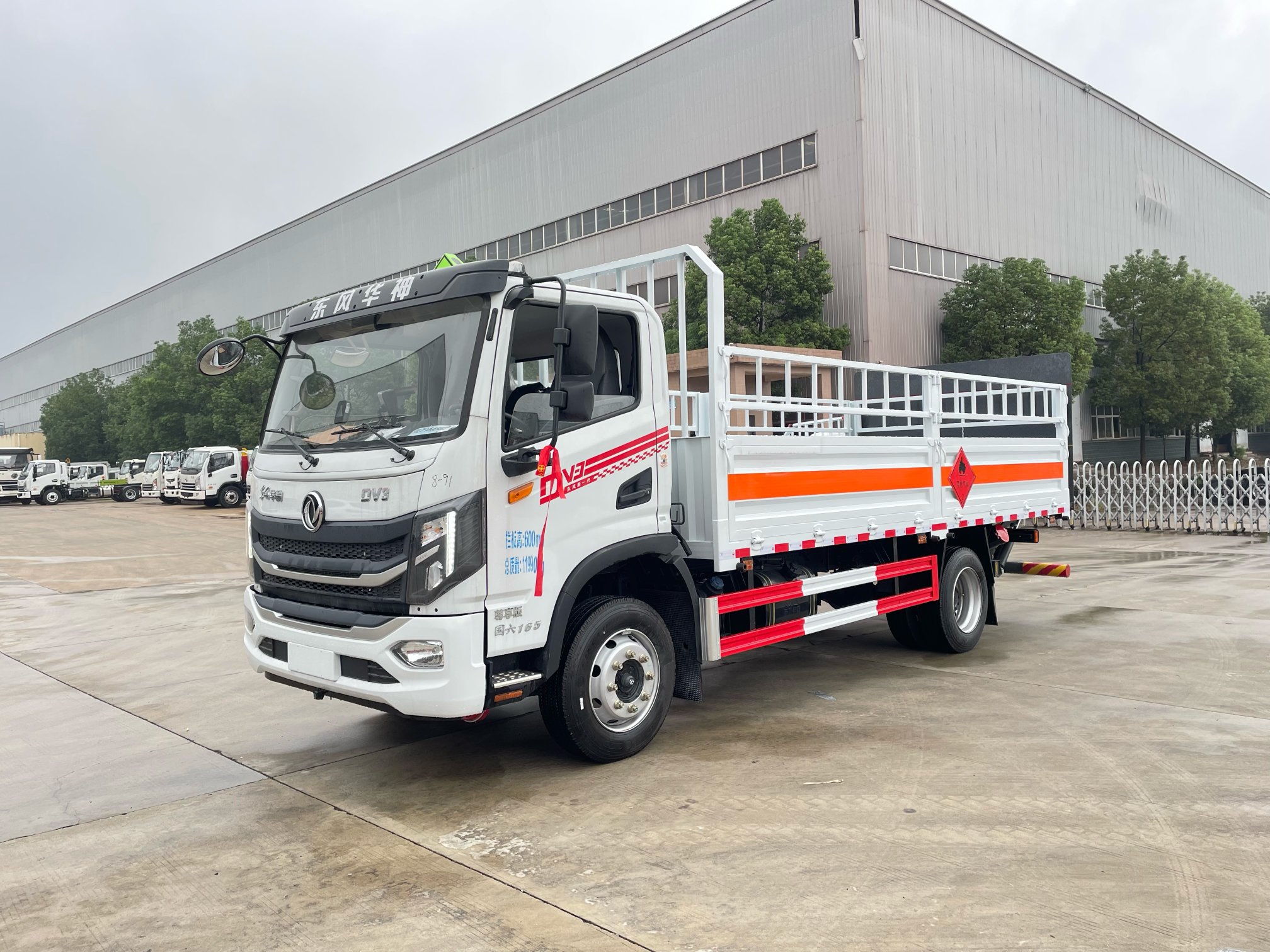 东风华神5.15米气瓶运输车