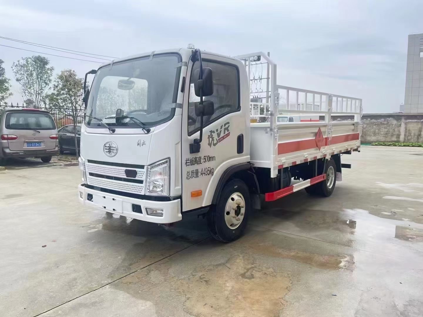 解放蓝牌4.15米气瓶运输车