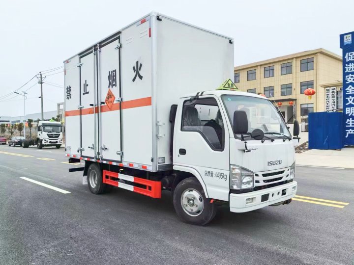 庆铃五十铃蓝牌爆破器材运输车