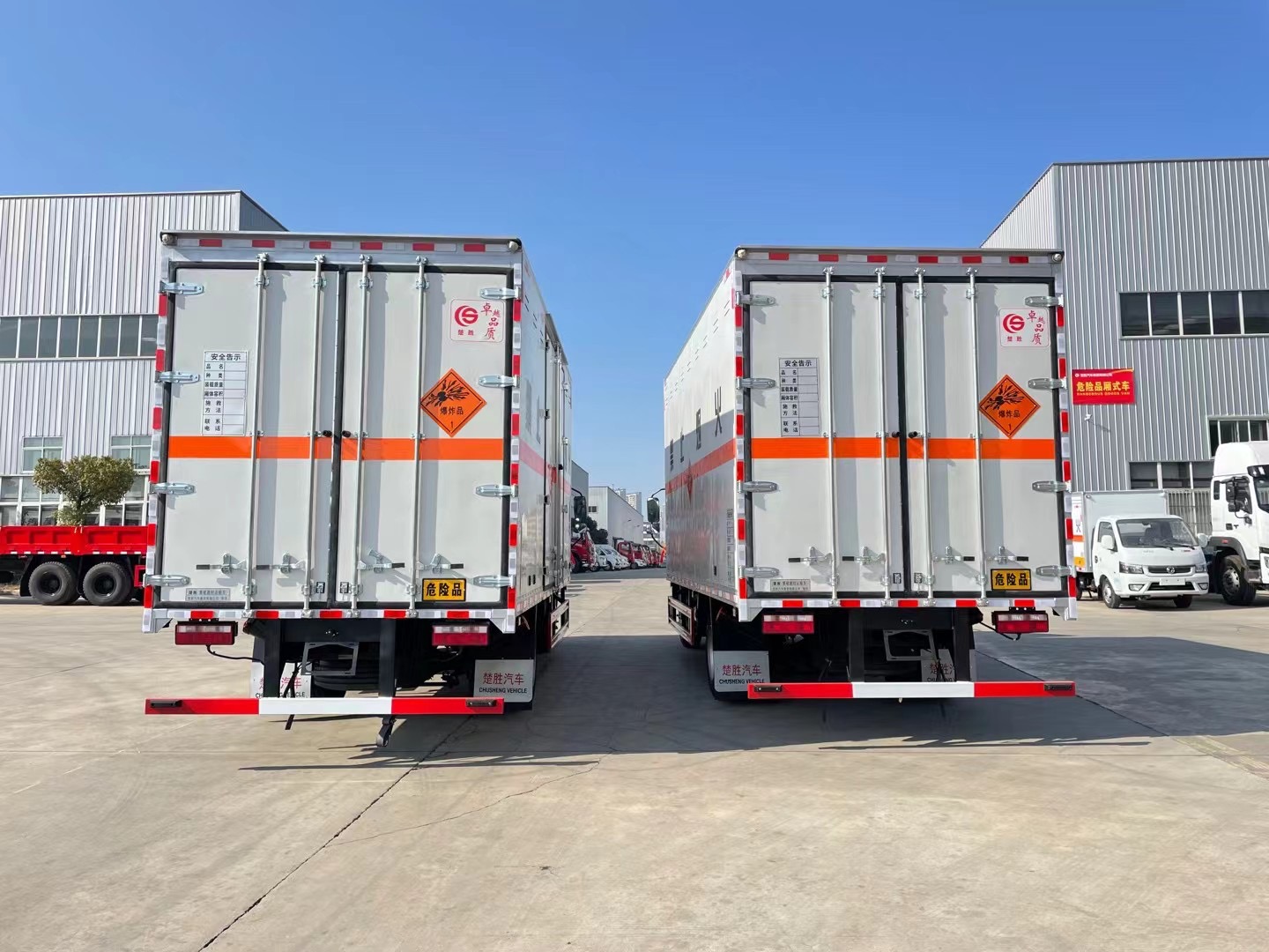 解放5.5米烟花爆竹运输车