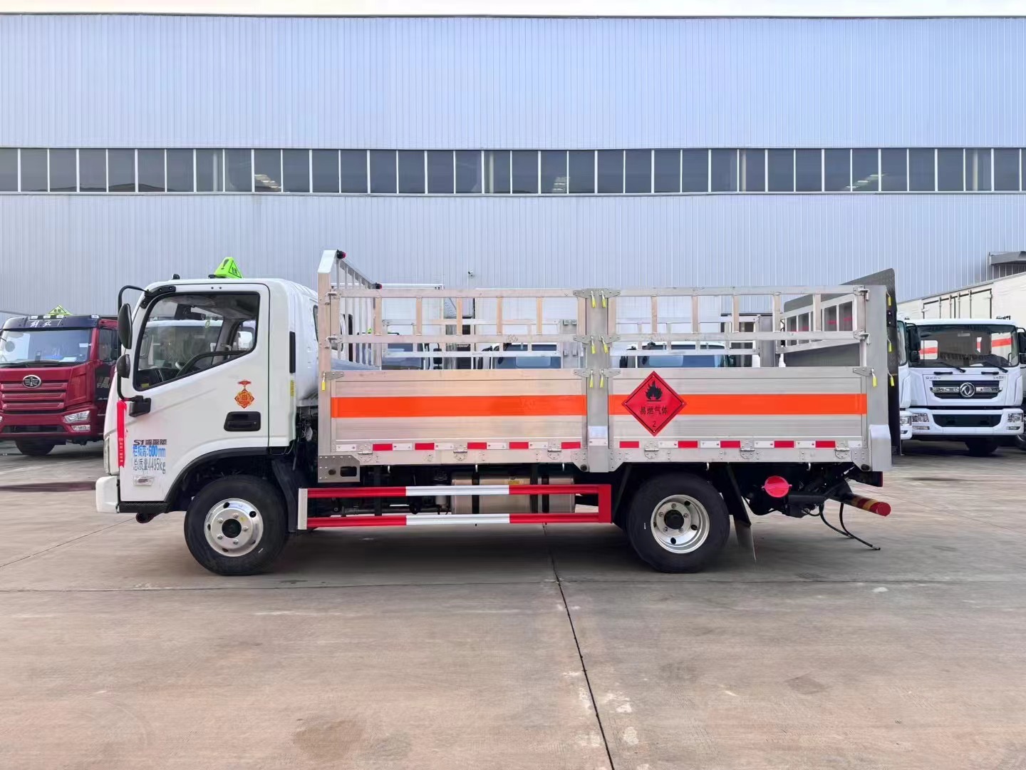 欧马可康机蓝牌气瓶运输车