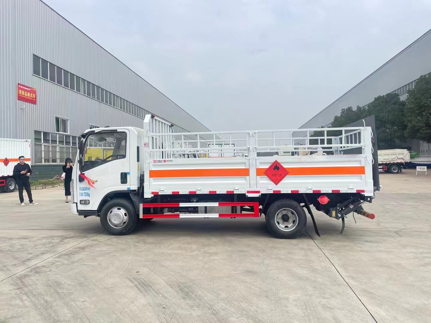 五十铃黄牌4.15米气瓶运输车