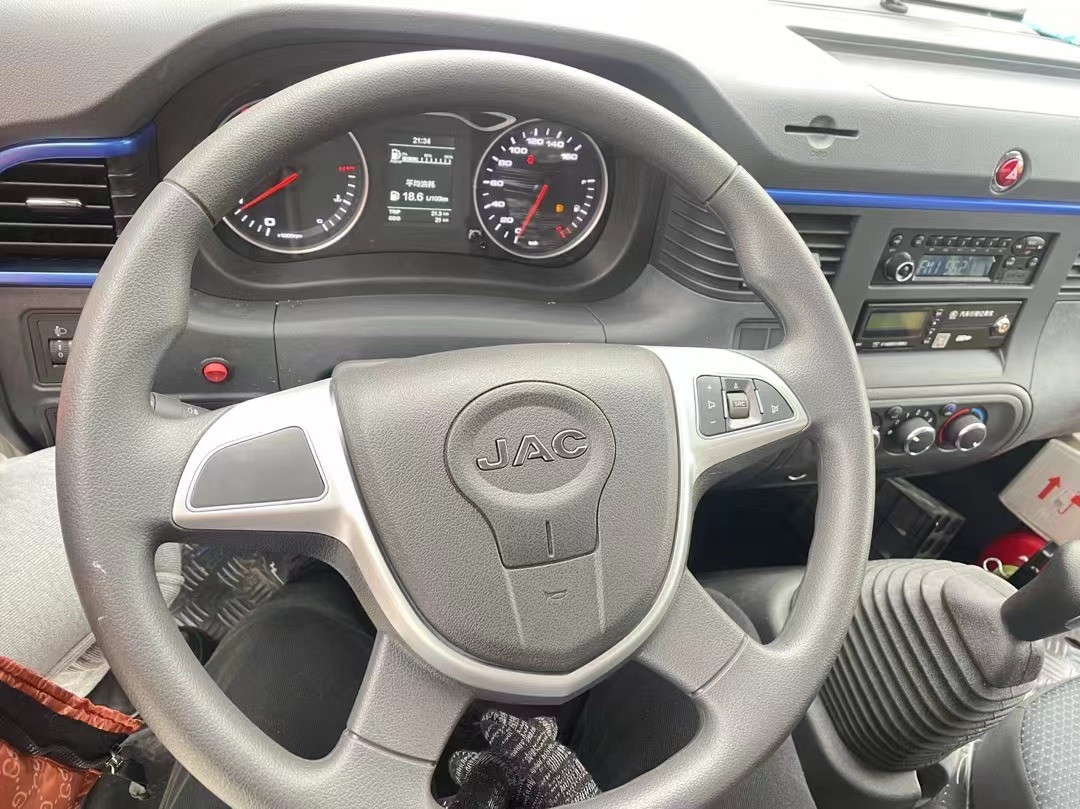 江淮黄牌7.2吨杂项厢式运输车