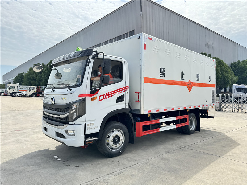 5.2米东风华神DV3炸药车