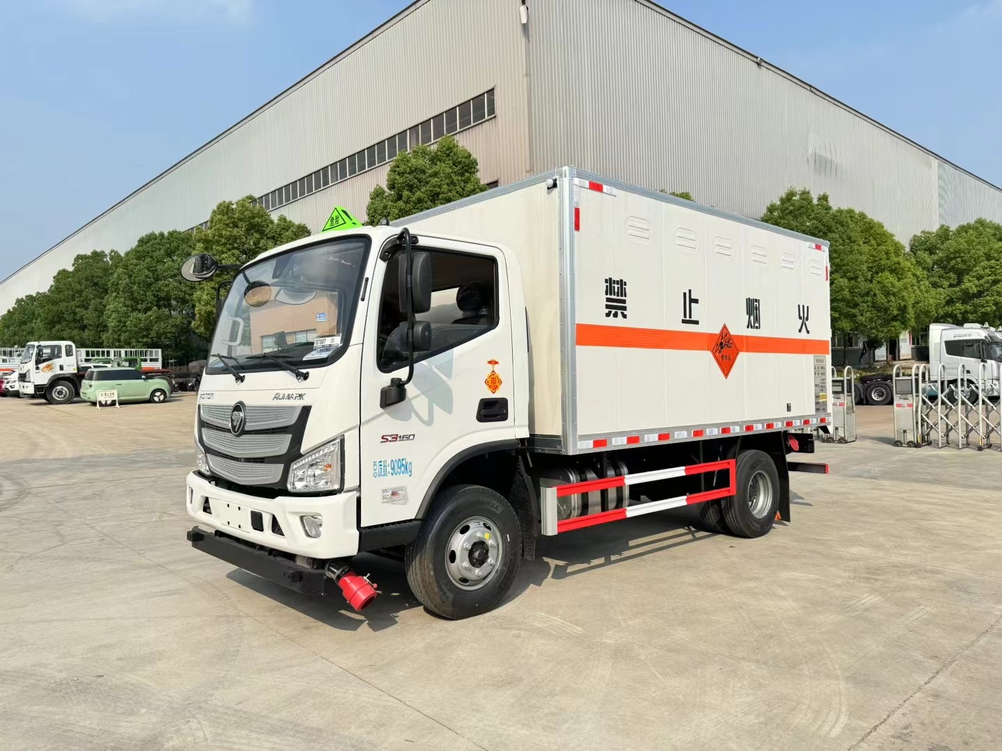 福田欧马可4.3米5吨爆材车